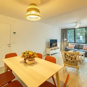 Charming 2 Bedroom By Torre Del Oro By Ocityzen , Seville Spain